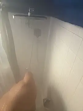 Snapshot of allissonw13 chatting on December 23, 12:30 am allissonw13 online show from December 23, 12:30 am