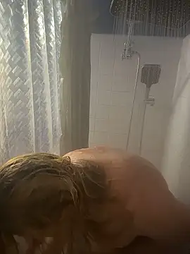 Snapshot of allissonw13 chatting on January 19, 3:38 pm allissonw13 online show from January 19, 3:38 pm