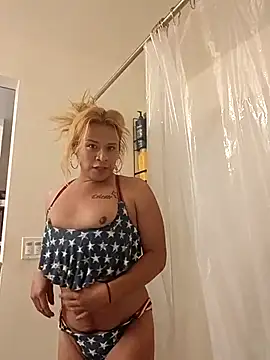 Snapshot of allissonw13 chatting on March 25, 6:52 am allissonw13 online show from March 25, 6:52 am