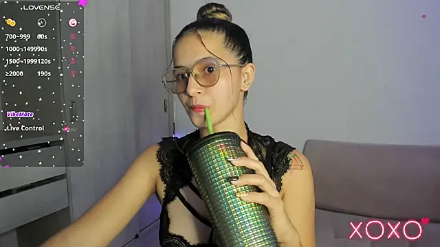 Lilacutte  online show from February 7, 1:42 am