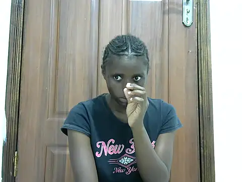 Snapshot of hottgirlval chatting on April 6, 11:44 am hottgirlval online show from April 6, 11:44 am