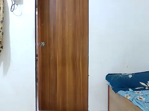 Snapshot of sparkling_queen chatting on January 6, 3:31 am sparkling queen online show from January 6, 3:31 am