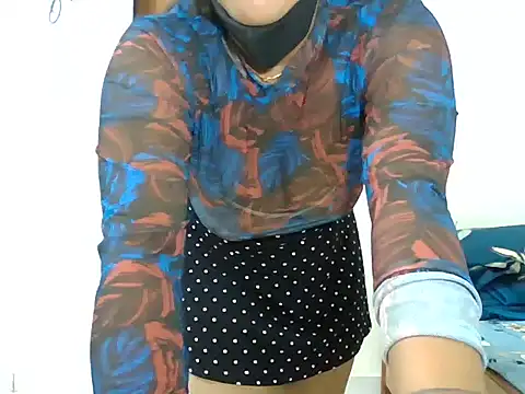 Snapshot of sparkling_queen chatting on March 8, 2:23 am sparkling queen online show from March 8, 2:23 am