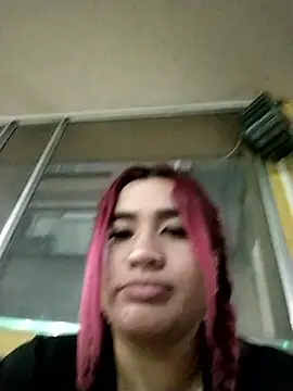 Snapshot of EmaGw chatting on January 17, 1:21 am EmaGw online show from January 17, 1:21 am