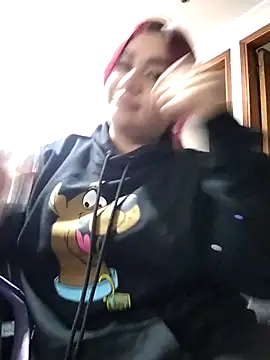 Snapshot of EmaGw chatting on February 25, 10:52 pm EmaGw online show from February 25, 10:52 pm