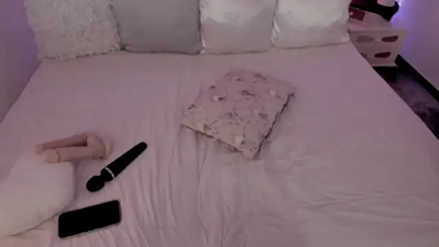 Snapshot of Lau_123x chatting on October 8, 5:16 am Lau 123x online show from October 8, 5:16 am