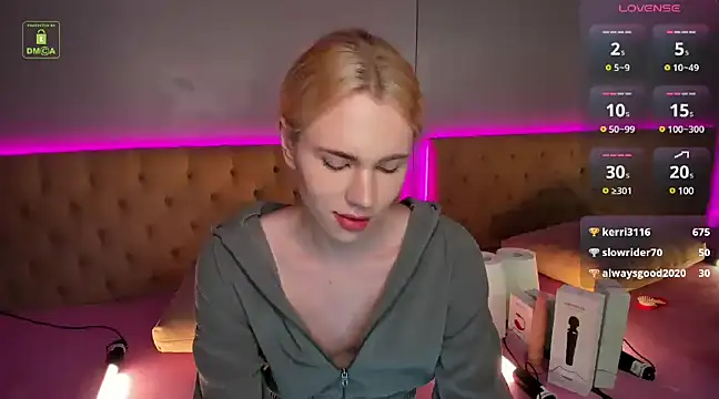 Snapshot of DanielPaige_ chatting on December 26, 7:27 pm DanielPaige  online show from December 26, 7:27 pm