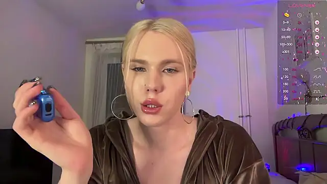 Snapshot of DanielPaige_ chatting on January 18, 10:28 pm DanielPaige  online show from January 18, 10:28 pm