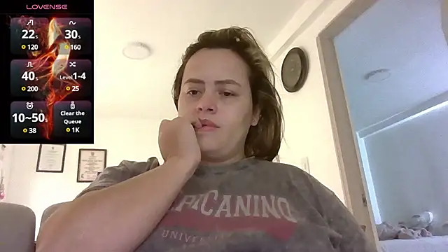 Snapshot of saramartinez1000 chatting on March 17, 6:21 pm saramartinez1000 online show from March 17, 6:21 pm