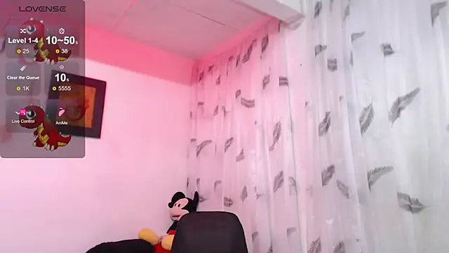 Snapshot of tania_060101 chatting on January 4, 9:31 pm tania 060101 online show from January 4, 9:31 pm