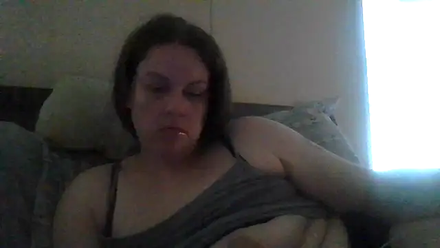 Snapshot of velvetta_ chatting on September 23, 2:31 pm velvetta online show from September 23, 2:31 pm