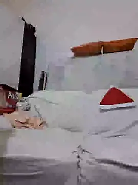 Snapshot of josehot151515 chatting on January 5, 4:04 am josehot151515 online show from January 5, 4:04 am