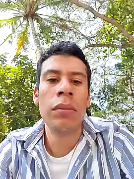 Snapshot of josehot151515 chatting on October 8, 5:10 pm josehot151515 online show from October 8, 5:10 pm
