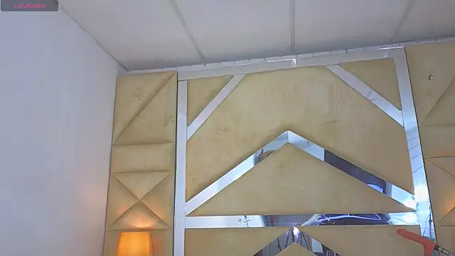 Tiphani walker  online show from November 18, 11:15 pm