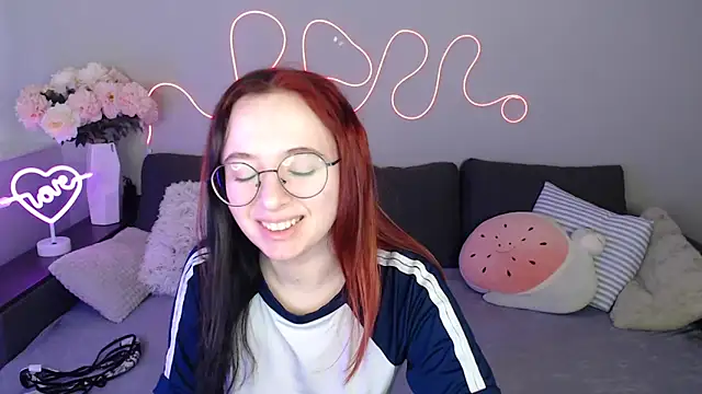 Mini Diva online show from November 8, 9:09 am