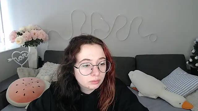 Mini Diva online show from February 23, 9:06 am