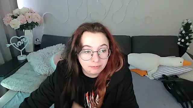 Mini Diva online show from April 8, 8:14 am