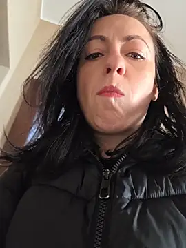 lovewildguy1 online show from April 1, 6:25 am