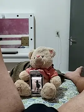 Snapshot of caiomax2 chatting on March 6, 4:07 pm caiomax2 online show from March 6, 4:07 pm