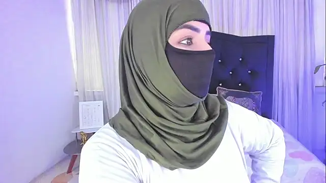 Snapshot of Uzra_hayed chatting on February 6, 5:27 pm Uzra hayed online show from February 6, 5:27 pm