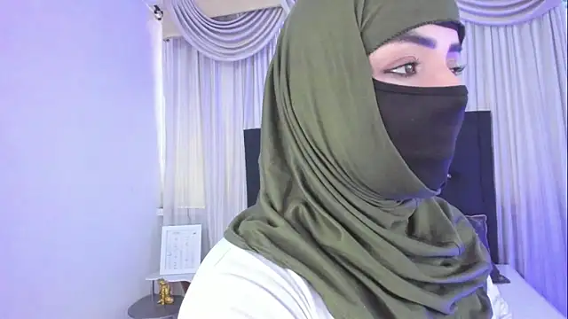 Snapshot of Uzra_hayed chatting on February 18, 8:05 pm Uzra hayed online show from February 18, 8:05 pm
