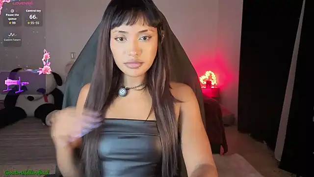 VictoireFeller online show from March 23, 2:04 am