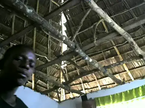 Snapshot of Bigras0011 chatting on January 17, 4:28 am Bigras0011 online show from January 17, 4:28 am