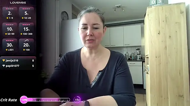 MilfGina online show from October 3, 8:00 am