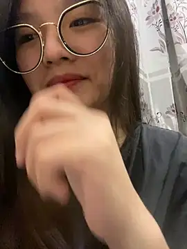 Snapshot of Krixxi22 chatting on February 21, 3:43 pm Krixxi22 online show from February 21, 3:43 pm
