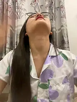 Snapshot of Krixxi22 chatting on March 5, 2:45 pm Krixxi22 online show from March 5, 2:45 pm