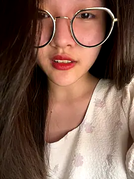 Snapshot of Krixxi22 chatting on October 8, 2:14 pm Krixxi22 online show from October 8, 2:14 pm