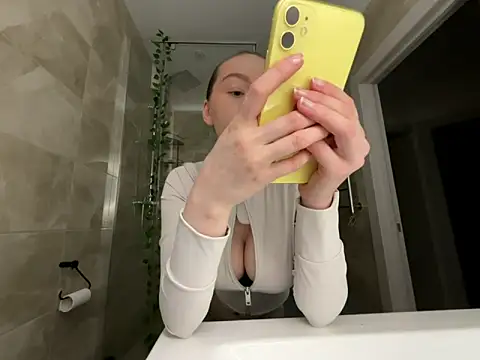 winter  sun online show from March 7, 3:09 pm