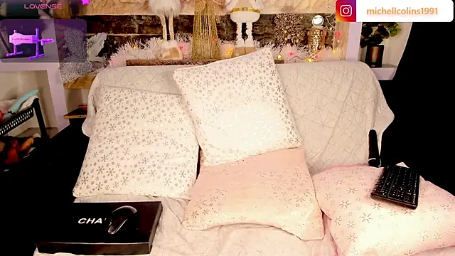 Snapshot of miicheell_colins31 chatting on December 9, 9:37 pm miicheell colins31 online show from December 9, 9:37 pm