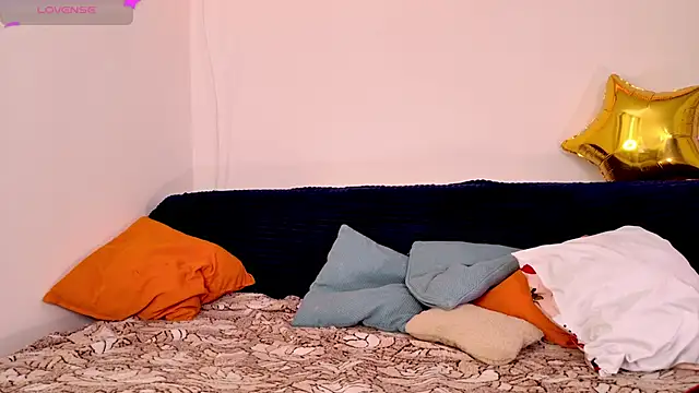 Snapshot of Lisa_sweetheels chatting on January 19, 7:46 am Lisa sweetheels online show from January 19, 7:46 am