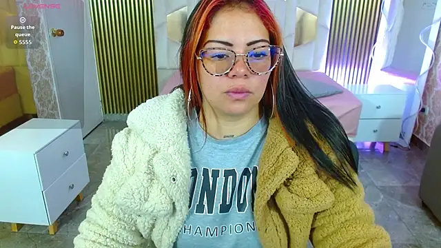 martinna tay online show from November 18, 3:23 am