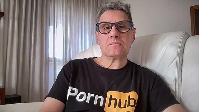 Snapshot of Britmi chatting on February 15, 11:19 am Britmi online show from February 15, 11:19 am