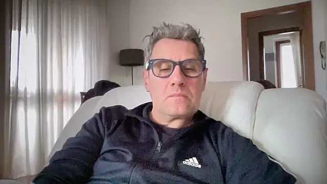 Snapshot of Britmi chatting on March 1, 3:36 pm Britmi online show from March 1, 3:36 pm