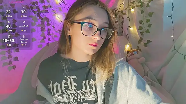 Snapshot of monlight__dana chatting on December 4, 12:25 pm monlight dana online show from December 4, 12:25 pm