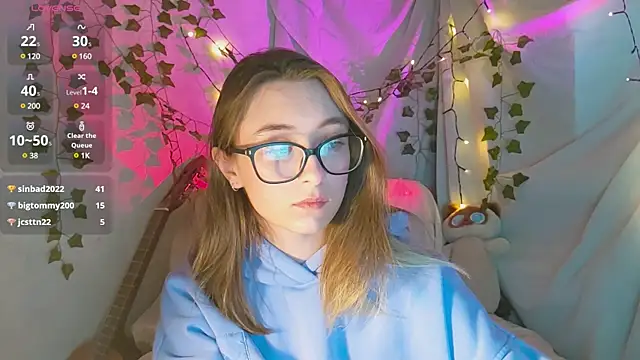 Snapshot of monlight__dana chatting on December 9, 12:40 pm monlight dana online show from December 9, 12:40 pm