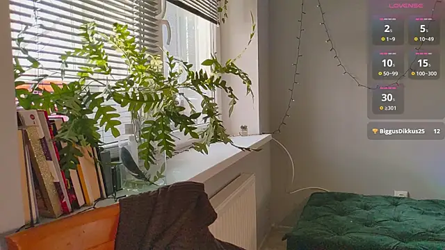 Snapshot of monlight__dana chatting on January 13, 1:17 pm monlight dana online show from January 13, 1:17 pm