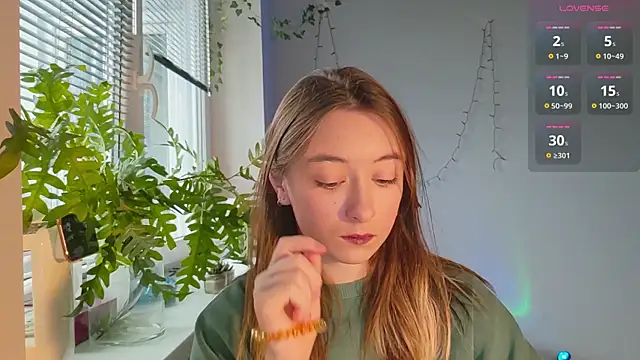 Snapshot of monlight__dana chatting on February 2, 9:40 am monlight dana online show from February 2, 9:40 am