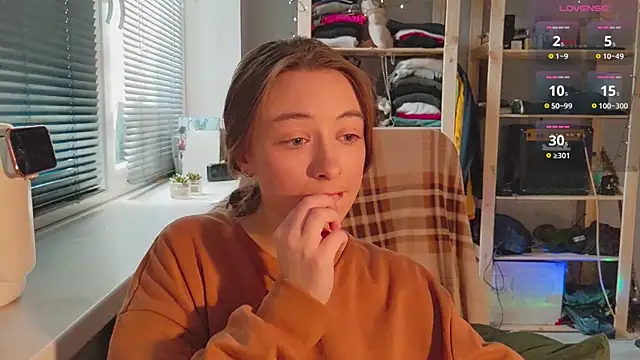 Snapshot of monlight__dana chatting on February 9, 11:47 am monlight dana online show from February 9, 11:47 am