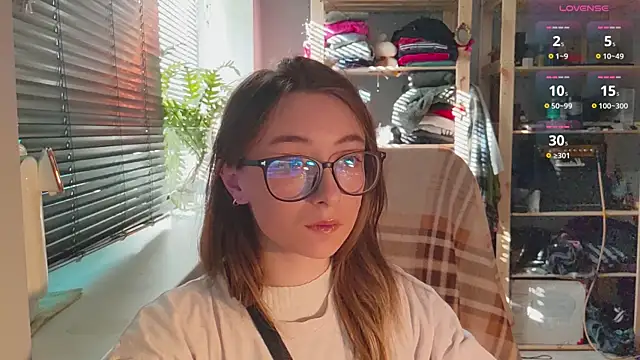 Snapshot of monlight__dana chatting on March 17, 1:29 pm monlight dana online show from March 17, 1:29 pm