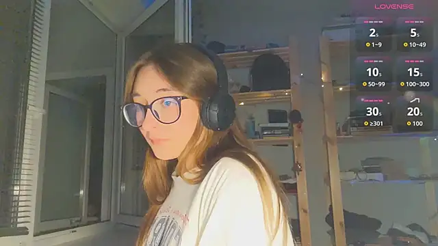 Snapshot of monlight__dana chatting on September 12, 7:03 pm monlight dana online show from September 12, 7:03 pm