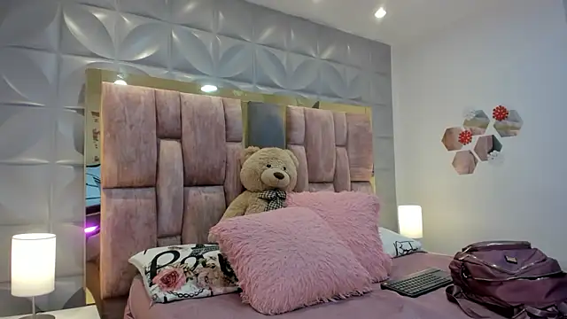 Charlotte Ice1 online show from March 20, 2:33 pm