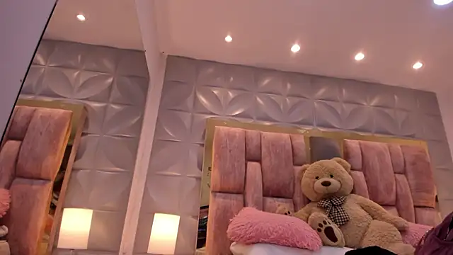 Charlotte Ice1 online show from March 23, 2:54 pm