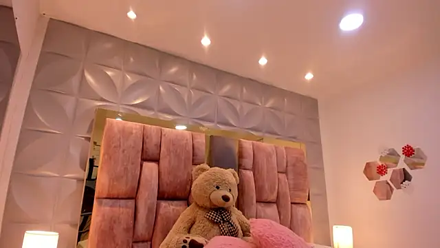 Charlotte Ice1 online show from March 28, 1:33 pm