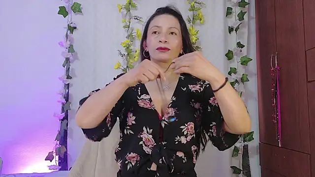 Snapshot of cattaleya1476 chatting on July 20, 7:38 pm cattaleya1476 online show from July 20, 7:38 pm