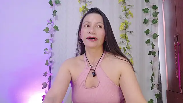Snapshot of cattaleya1476 chatting on July 21, 7:27 pm cattaleya1476 online show from July 21, 7:27 pm