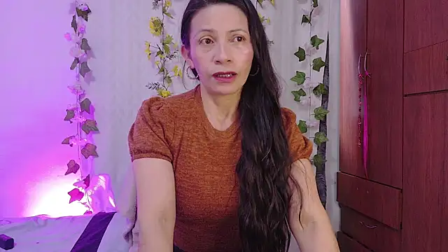 Snapshot of cattaleya1476 chatting on July 28, 3:43 pm cattaleya1476 online show from July 28, 3:43 pm